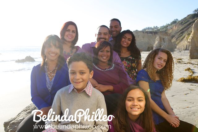 malibu family portraits _08 family photo on the beach