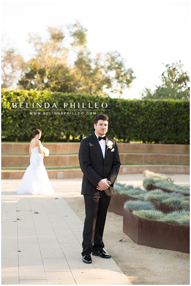 bridal potraits at cerritos sculpture garden